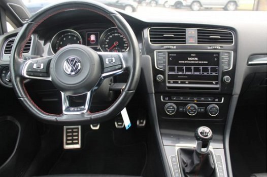 Volkswagen Golf - 2.0 TSI GTI Performance / Panoramadak / Leder / Camera /Disc.pro / Led / 19inch / - 1