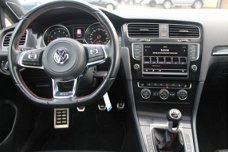 Volkswagen Golf - 2.0 TSI GTI Performance / Panoramadak / Leder / Camera /Disc.pro / Led / 19inch /