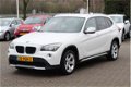 BMW X1 - sDrive20d Executive / Navigatie / Sportstoelen / Parkeerhulp - 1 - Thumbnail