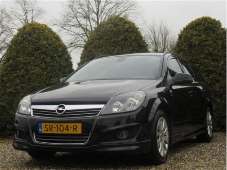 Opel Astra Wagon - 1.6 111 years Edition / Leder / Panoramadak - 1