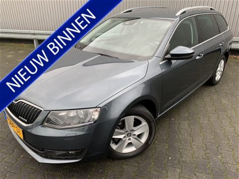 Skoda Octavia Combi - 1.6 TDI ECC NAVI XENON LEDER STOELVERW. PDC LMV CHROOM - 1