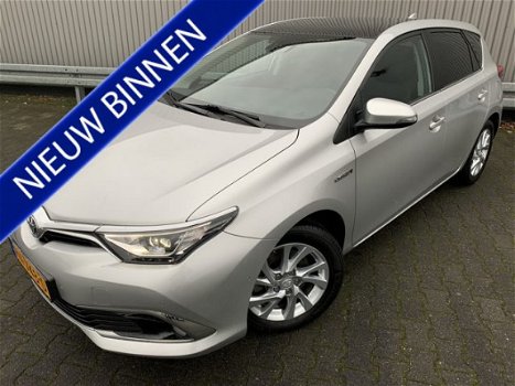 Toyota Auris - 1.8 HYBRID PANO LED 1/2LEDER NAVI CAM PDC LMV *INCL. BTW NL-AUTO - 1