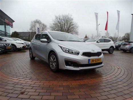 Kia Cee'd - 1.6 GDI DynamicLine | NAVI | CAMERA | TREKHAAK - 1