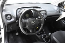 Toyota Aygo - 1.0 VVT-I X-Fun 5-Deurs [ Airco Cruise control Audio radio/mp3 ]