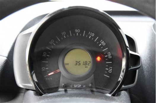 Toyota Aygo - 1.0 VVT-I X-Fun 5-Deurs [ Airco Cruise control Audio radio/mp3 ] - 1