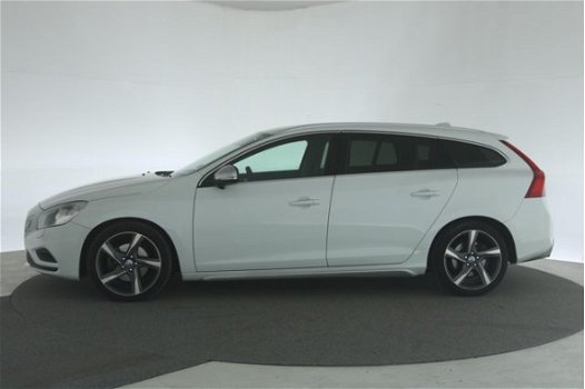 Volvo V60 - 1.6 T3 R-Design [Xenon Adaptive cruise 100% dealer auto] - 1