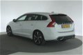 Volvo V60 - 1.6 T3 R-Design [Xenon Adaptive cruise 100% dealer auto] - 1 - Thumbnail