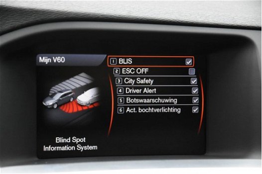 Volvo V60 - 1.6 T3 R-Design [Xenon Adaptive cruise 100% dealer auto] - 1