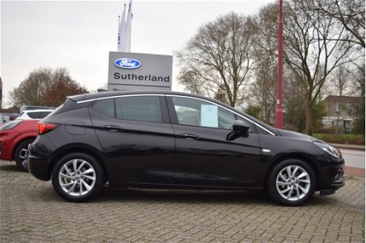 Opel Astra - 1.6 CDTI Innovation 5drs 110pk | Trekhaak | Comfort Stoelen | Camera | Navigatie | Deal - 1