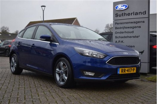 Ford Focus - 1.0 Ecoboost Titanium 125pk Navigatie | Trekhaak | Climate control | Dealer onderhouden - 1