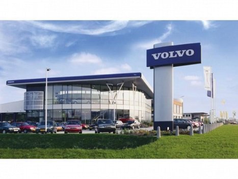 Volvo V40 - 2.0 D2 R-Design Business | Xenon | Trekhaak | Dealeronderhouden | Stoelverwarming | Voor - 1