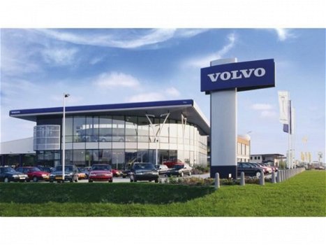 Volvo V40 - 2.0 D2 R-Design Business | Harman Kardon | Keyless | Xenon | DAB+ | Voorruitverwarming | - 1