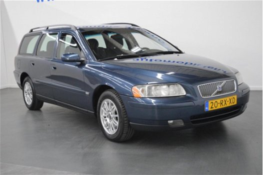 Volvo V70 - 2.4 Momentum - 1