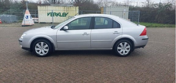Ford Mondeo - 2.0-16V First Edition | Nieuwstaat - 1