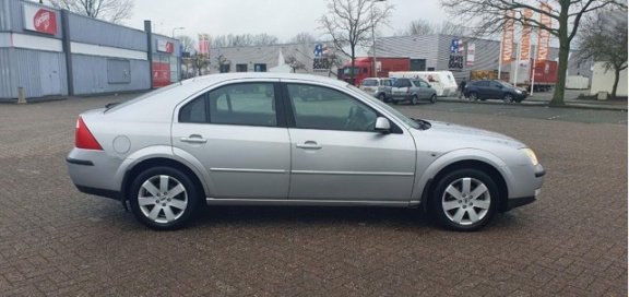 Ford Mondeo - 2.0-16V First Edition | Nieuwstaat - 1