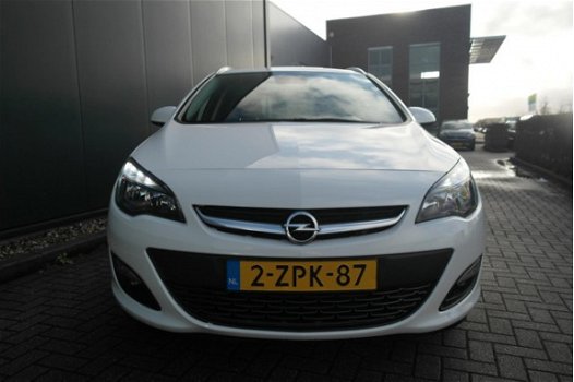 Opel Astra - 1.4 Turbo 120pk Business+ / Navigatie / AGR stoelen - 1
