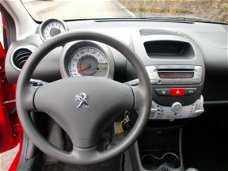 Peugeot 107 - 1.0-12V Millesim 200 5-Deurs - Airco