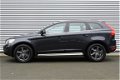 Volvo XC60 - 2.4 D5 AWD AUT(6) Summum, Trekhaak, Leder, LMV 18' - 1 - Thumbnail