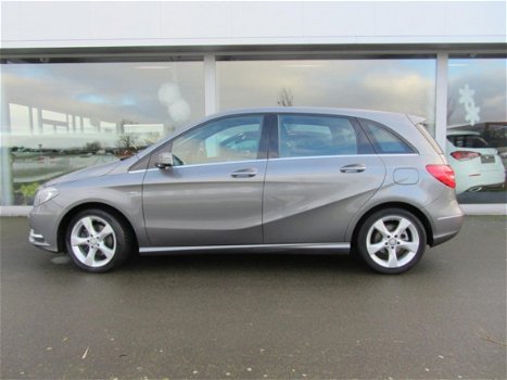 Mercedes-Benz B-klasse - 200 Ambition urban , wegklapbare trekhaak - 1