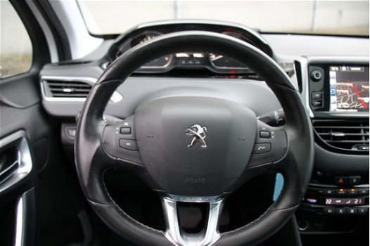 Peugeot 2008 - 1.2 PureTech Allure Panorama dak, Navigatie - 1