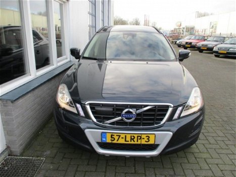 Volvo XC60 - 2.0T Momentum - 1