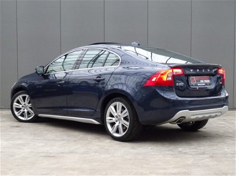 Volvo S60 - 2.0 D3 Momentum * LEER * 164 PK * OPEN DAK * GOED ONDERH - 1