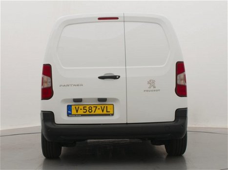 Peugeot Partner - 1.6 BlueHdi 100pk Premium 3-zits | Navigatie | Airco | Parkeersensoren | Cruise Co - 1