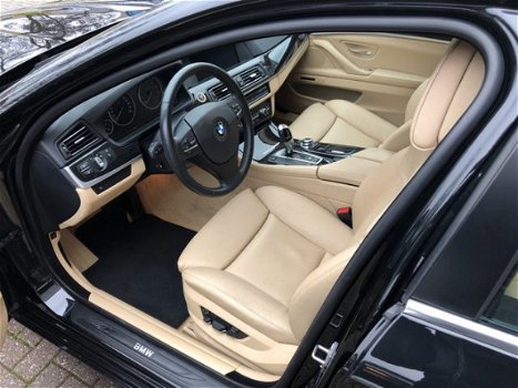 BMW 5-serie - 523i High Executive Leer, Navi, 19 inch, Xenon, Dealer onderhouden - 1