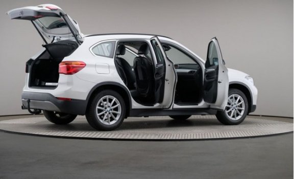 BMW X1 - sDrive18d Corporate Lease Edition Executive, LED, Leder, Navigatie, Panoramadak - 1