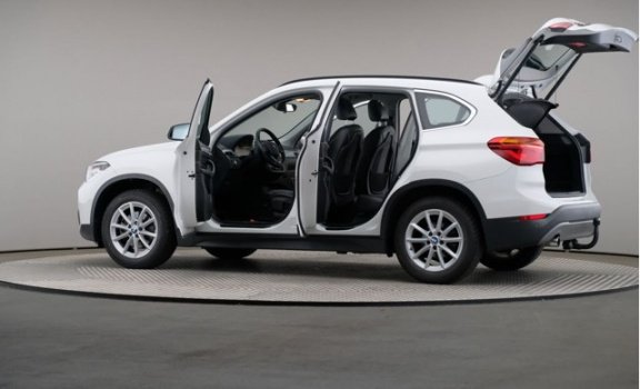 BMW X1 - sDrive18d Corporate Lease Edition Executive, LED, Leder, Navigatie, Panoramadak - 1