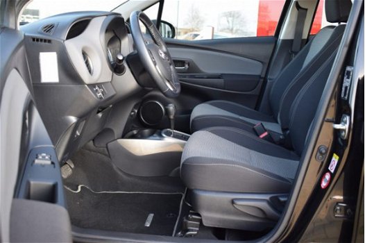 Toyota Yaris - 1.5 Hybrid 100pk Trend automaat | Navigatie | 15'' Lichtmetalen velgen | Nieuwstaat | - 1
