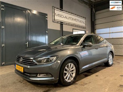 Volkswagen Passat - 1.6 TDI Connected Series Nieuw model/Automaat - 1