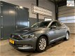 Volkswagen Passat - 1.6 TDI Connected Series Nieuw model/Automaat - 1 - Thumbnail