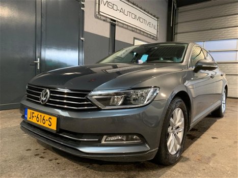 Volkswagen Passat - 1.6 TDI Connected Series Nieuw model/Automaat - 1