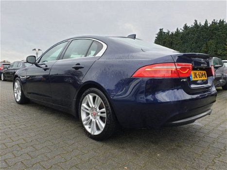 Jaguar XE - 2.0 D Portfolio *NAVI+LEDER+XENON+MERIDIAN+ECC+PDC - 1