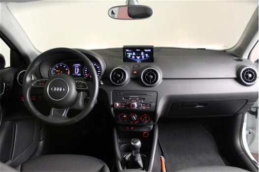 Audi A1 Sportback - 1.0 TFSI 96 PK Adrenalin | S-Line exterieur | Two tone | | Airco | Led achterlic - 1