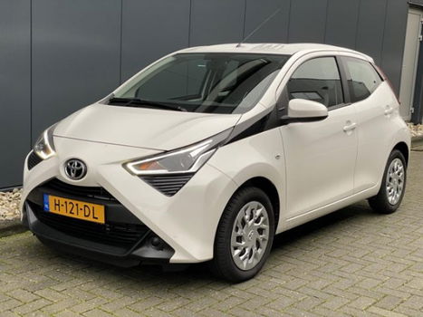 Toyota Aygo - 1.0 VVT-i X-Play Apple CarPlay en Android Auto - 1