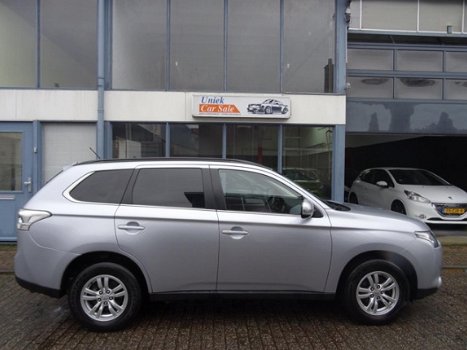 Mitsubishi Outlander - 2.2 DI-D Intense - 1