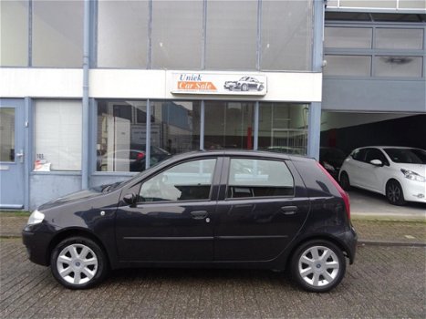 Fiat Punto - 1.4-16V Young - 1