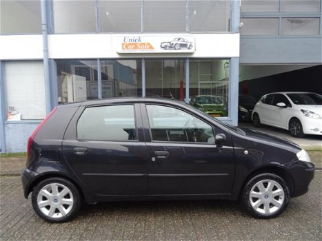 Fiat Punto - 1.4-16V Young - 1