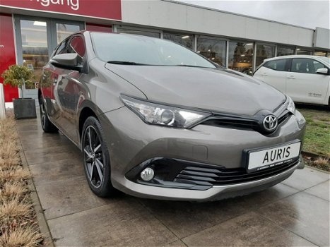 Toyota Auris - 1.2T 116pk Dynamic | Navigatie, Keyless, TSS, Cruise, Zeer compleet - 1