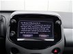 Toyota Aygo - 1.0 VVT-i x-play 5-deurs | Airco | Smart Phone Integration | Parkeercamera | Rood acce - 1 - Thumbnail