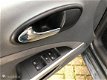 Seat Leon - - 1.9 TDI Stylance Navigatie / PDC / Clima/ Stuurwielbediening / - 1 - Thumbnail