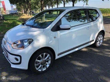 Volkswagen Up! - - 1.0 high up / Club / Navigatie / Garantie / Dealer onderhouden / Nieuwstaat - 1