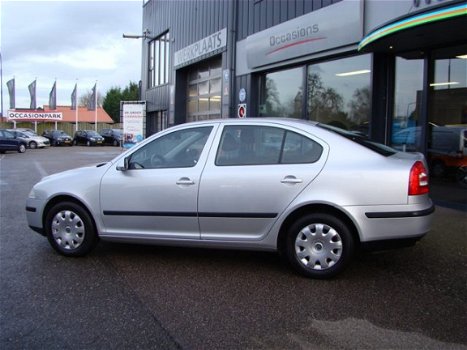 Skoda Octavia - 1.6 Ambiente - 1