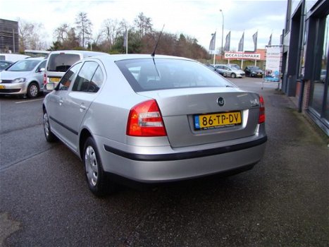 Skoda Octavia - 1.6 Ambiente - 1