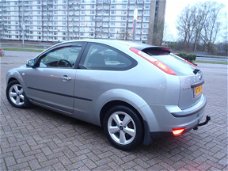 Ford Focus - 1.6-16V Futura + Airco/Cruise Control/LMV