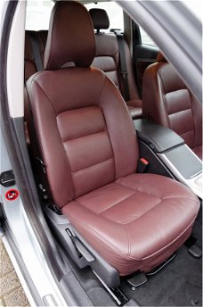 Volvo V70 - D4 Limited Edition - Sangiovese Red interieur Prachtige auto