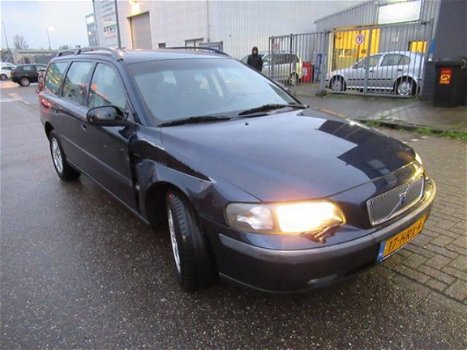 Volvo V70 - 2.4 140pk - 1