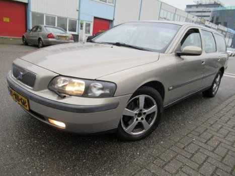 Volvo V70 - 2.4 140pk - 1